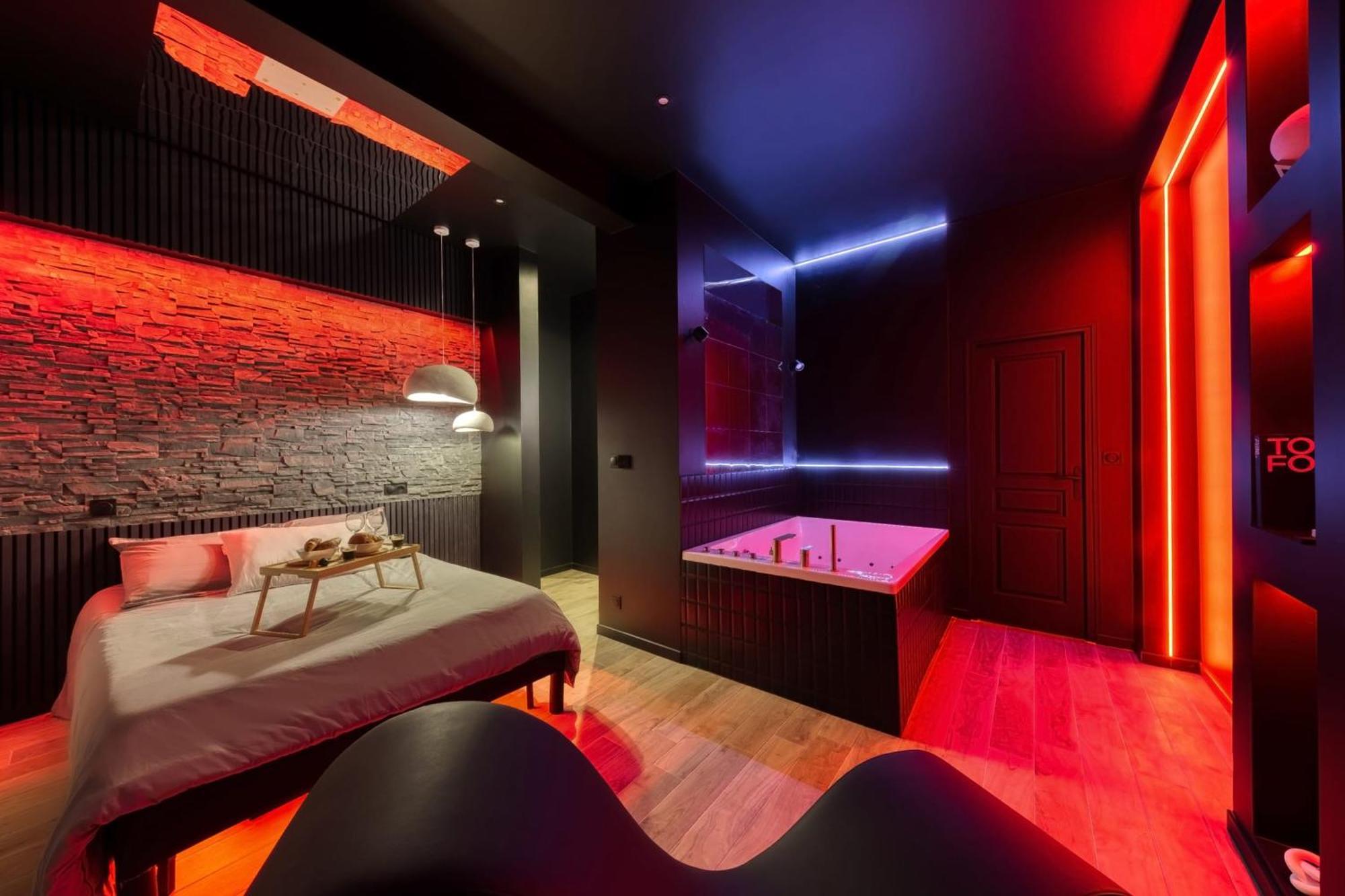 Suite Deluxe - Jacuzzi Мелён Экстерьер фото